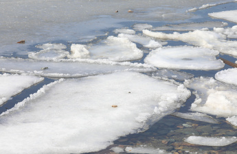 Приморские водоемы «одеваются» в лед. ПАМЯТКА